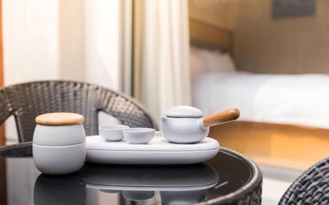Ji Hotel (Shanghai Longbai Xincun Metro Station)