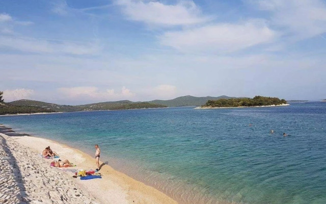 Mar - 10 m From sea - A1