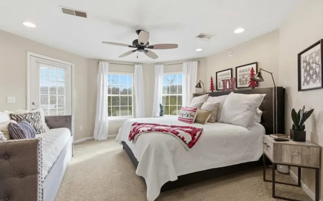 The Ozark Getaway Stay for 6