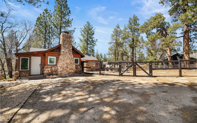 StoneHauz Cabin built in 1926