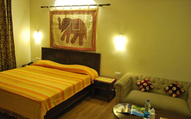 Hotel H R Palace