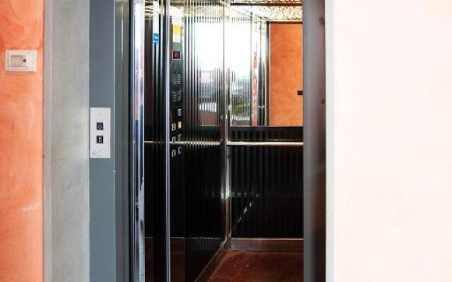 V12 Apartments - Tadini 14