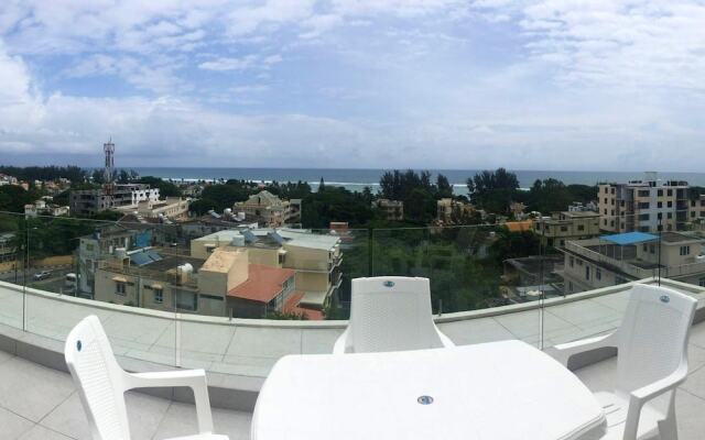 Apartment With 2 Bedrooms in Flic en Flac, With Wonderful sea View, Shared Pool, Enclosed Garden