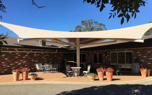 Quality Inn Carriage House