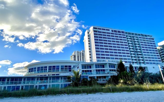 Direct ocean front condo Miami Beach