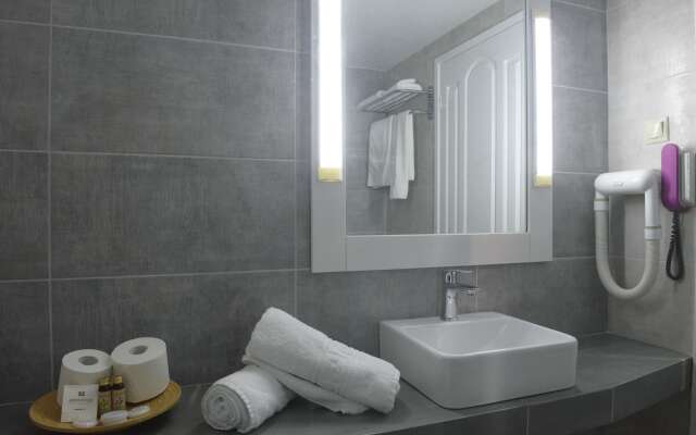 Aristoteles Holiday Resort & Spa