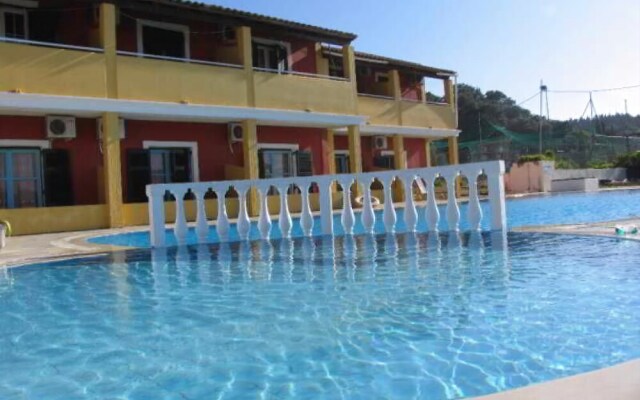 Alexis Pool Apartments