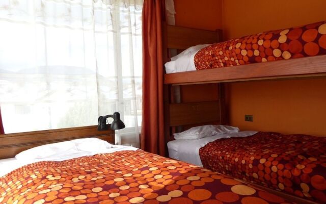 Maytenus bed and breakfast - Hostel