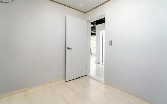 Goseong Leumeleu63 Pension