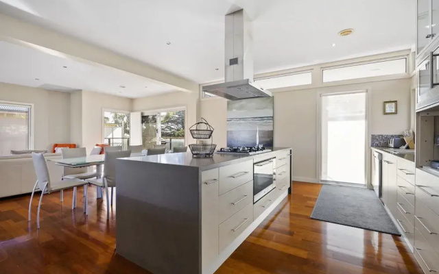 Spacious 3-bed Townhouse Near Dromana Beach