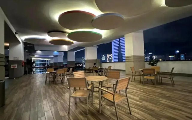Twin Galaxy Residences Free Shuttle Bus Near CIQ