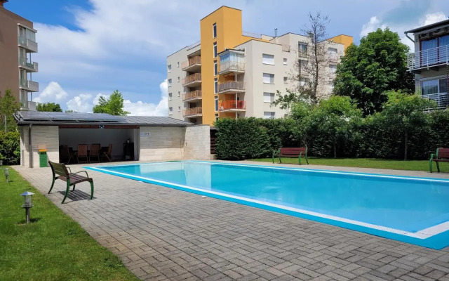 Solar Golden Beach Apartments