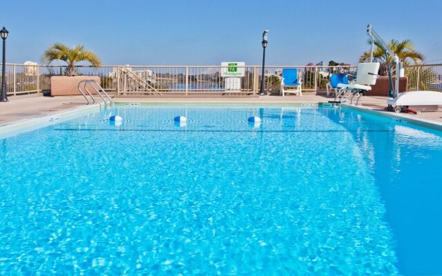 Holiday Inn Charleston Riverview by IHG