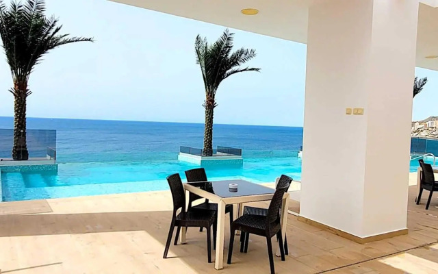 Luxury apartment5 with infinity swimming pool