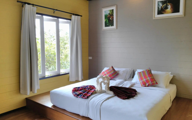 Thanicha Resort Amphawa