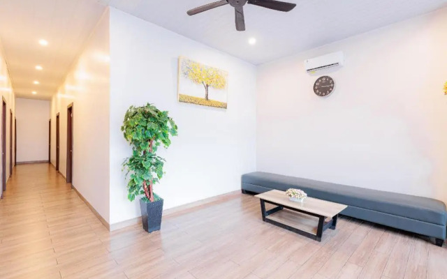 RedDoorz near Taman Palem