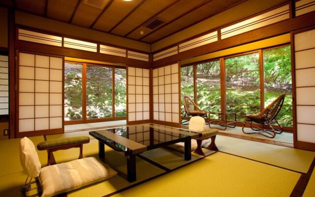 Tsukihitei Ryokan