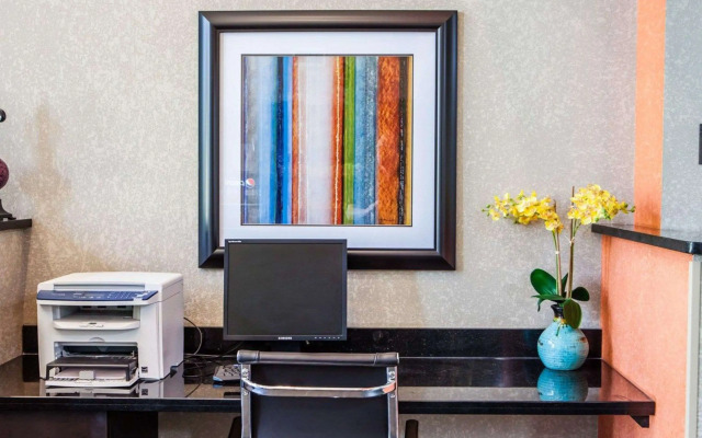 Comfort Inn Lees Summit @ Hwy 50 & Hwy 291