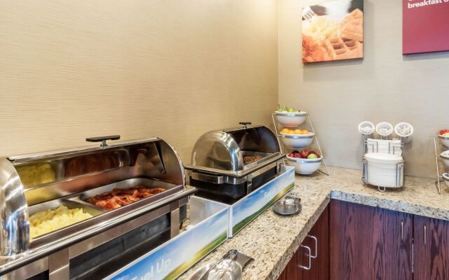 Comfort Suites University