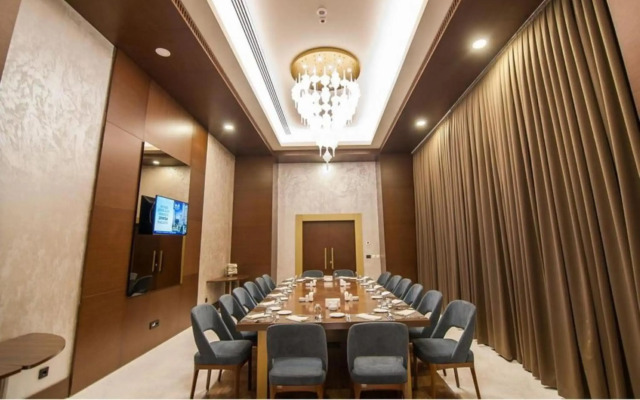 Grand Hotel And Convention Centre Karaman