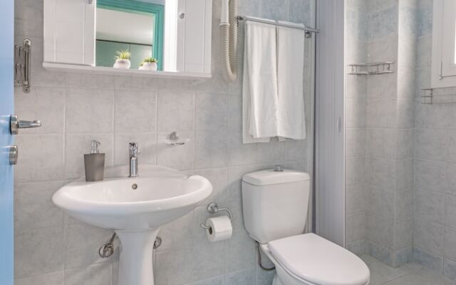 Haraki Mare Studios & Apartments