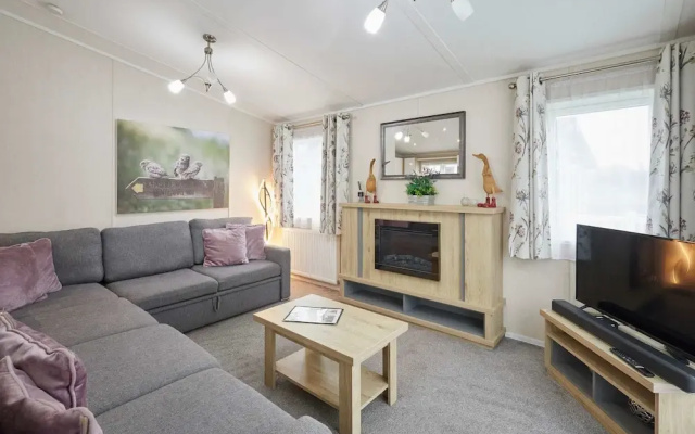 Host Stay Bluebell Lodge