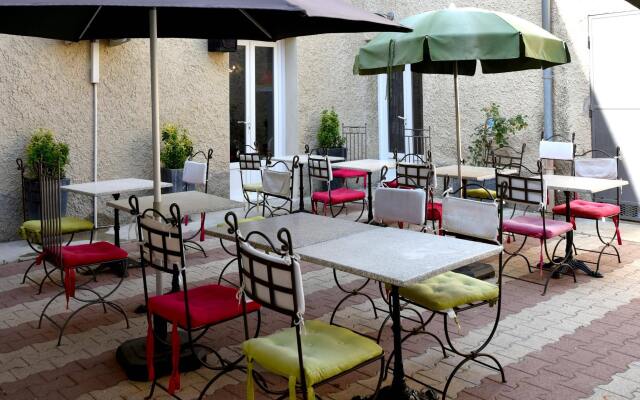 Logis Hôtel La Bastide d'Entraigues