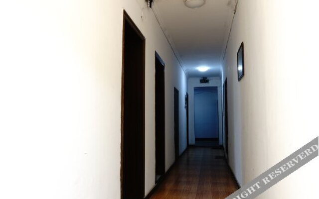 Xingtong Hostel
