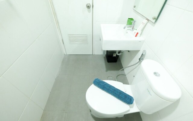 Homey Westmark Tanjung Duren Apartment near Taman Anggrek