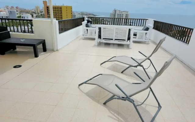 Lovely 2-bed Apartment & Jacuzzi Terrace & Pool