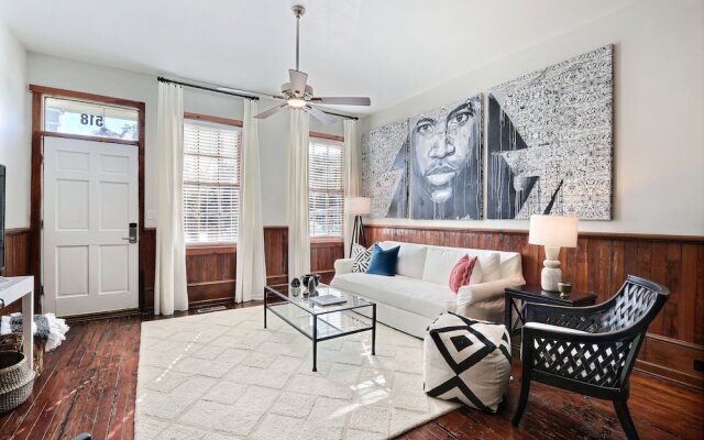 Gallery Stays - Amiri Pop