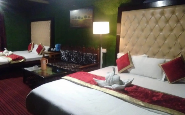 Hotel Kausani Retreat