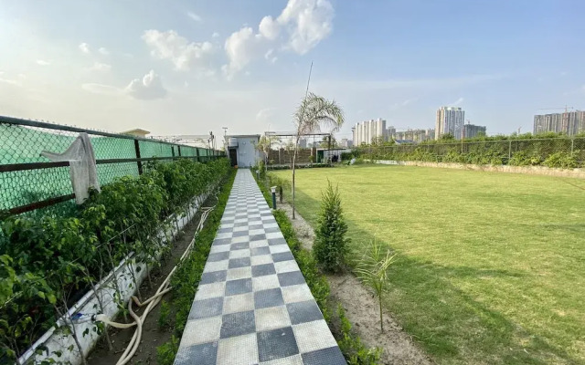 GoBravo 71: 2Bhk Farm with Pool & Garden Sector 150 Noida