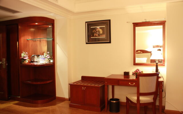 Lux Riverside Hotel & Apartment