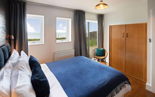 Host Stay Craster Waves