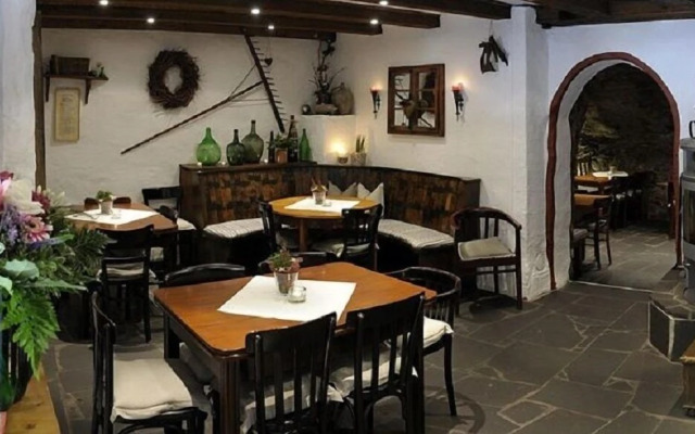 Wein- und Gästehaus M. Bai