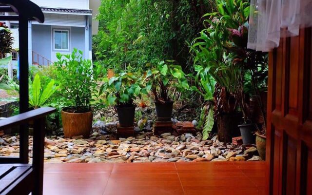 Copa Lanta Guesthouse