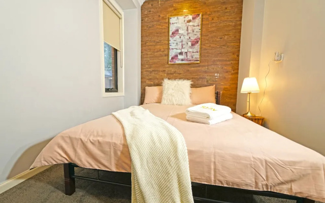 Self-contained Retreat 3BR WiFi Parking
