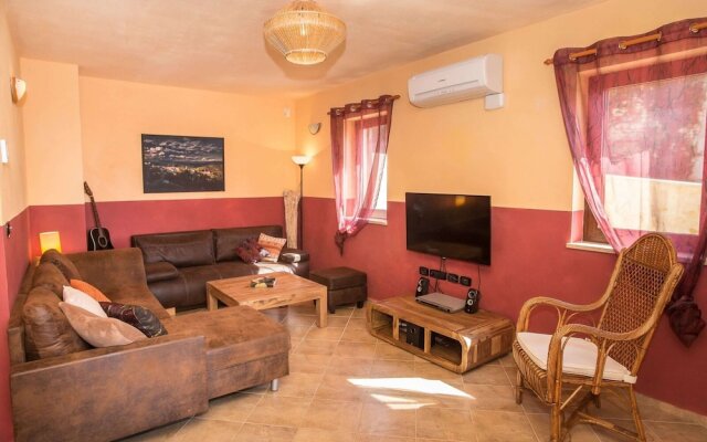 Adorable Holiday Home With Private Swimming Pool & Terrace