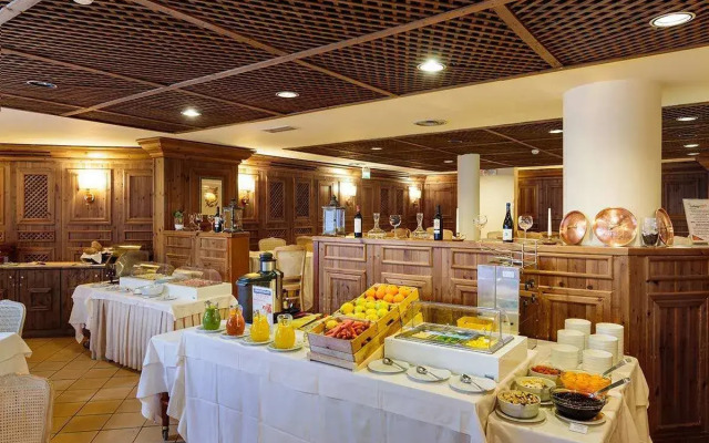 Hotel Alaska Cortina