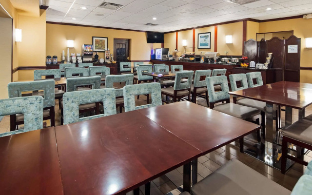 Lockport Hotel