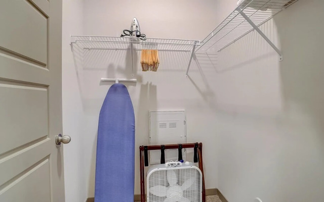 FRONTDESK Axel Row Apts Avondale Birmingham