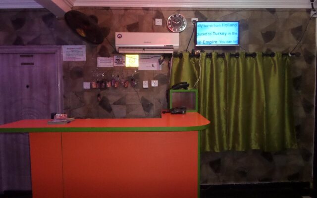 Maximus Suites
