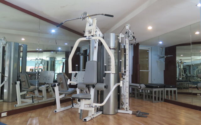 Crown Regency Residences Davao Hotel