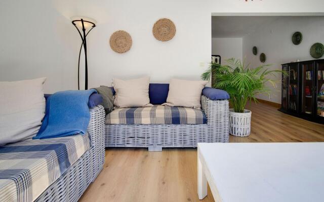 Soothing Holiday Home in Ferrel near Baleal Island