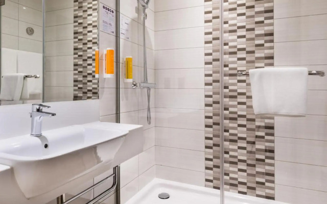 Premier Inn Dubai Ibn Battuta Mall