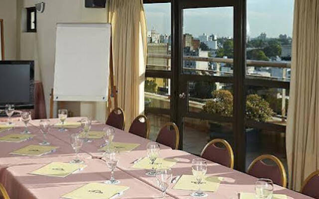 Days Inn by Wyndham Montevideo