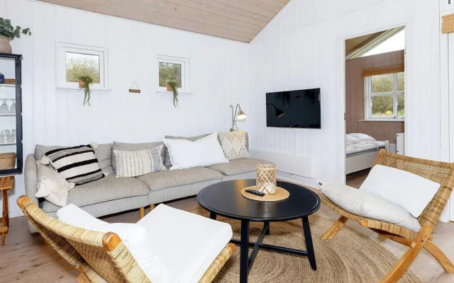 6 Person Holiday Home in Oster Assels-by Traum
