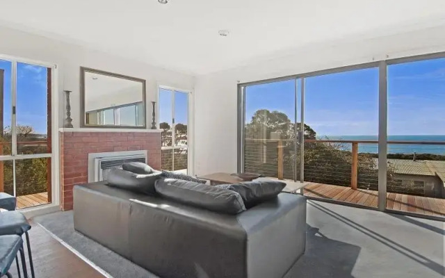 Breezy Bay Views