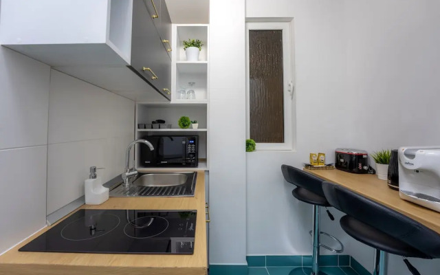 Metropole Apartments Studio City